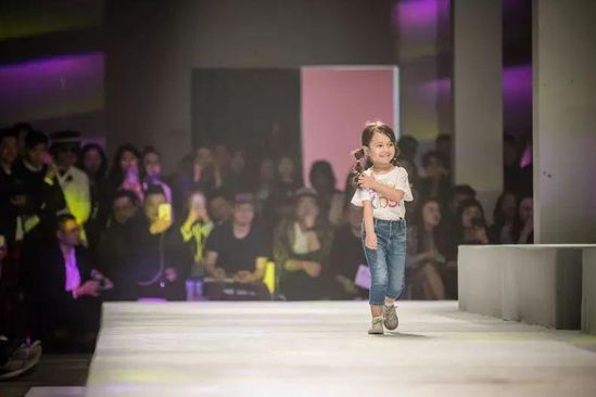 揭秘淘宝模特面试过程：爆款带货王是这么挑出来的！